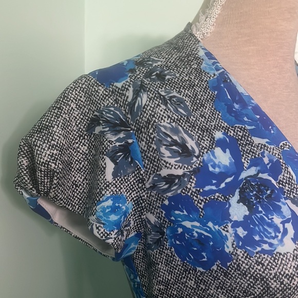 Floral Wiggle Pin-Up Stretch Retro Dress - Picture 3 of 11